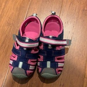 Size 7 toddler pediped water shoes worn 2 times